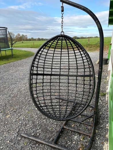 egg chair