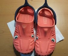 Boys shark clogs - flip flops - slippers - crocs - size 1 - NEXT brand - beach wear - quit Nintendo & Minecraft go outside