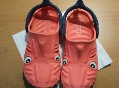 Boys shark clogs - flip flops - slippers - crocs - size 1 - NEXT brand - beach wear - quit Nintendo & Minecraft go outside