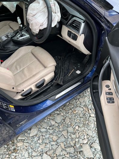 Breaking bmw 330e 2018 f30 I performance 3 series