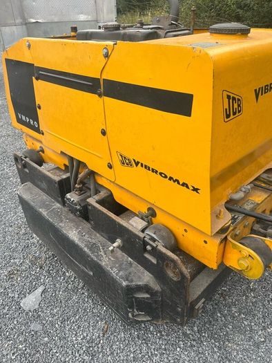 JCB Viberomax hand roller