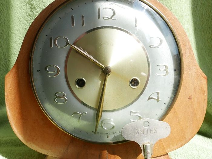 Vintage SMITHS Chiming Mantle Clock Mechanical  (works well)