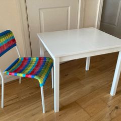 Kids table and chair