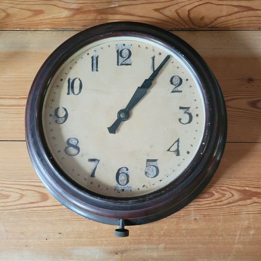 Mid-century industrial bakelite clock