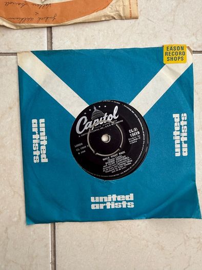 Vinyl bundle of 45rpm's including Cat Stevens, Gilbert O'Sullivan and Harry Belafonte