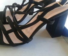 black sandles size 39 NEW WITH BOX