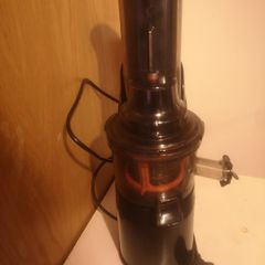 Fridja f1900 WHOLE FRUIT cold press juicer