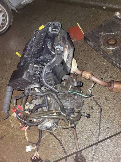 2004 1.2l Renault Kangoo engine and gearbox 100k miles