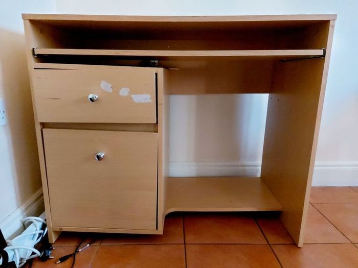 Computer desk