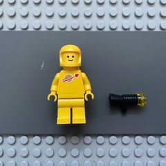 lego the Lego movie tlm109 Classic Space minifigure - Yellow with Air Tanks and Updated Helmet (Second Reissue - Kenny)