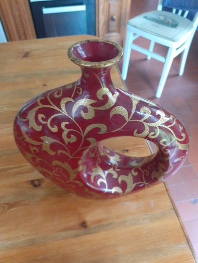 Chinese style vase.