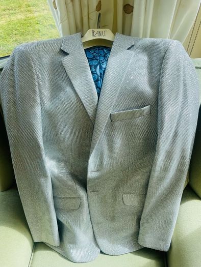 Oscar Banks Silver Blazer (UK Size 40)