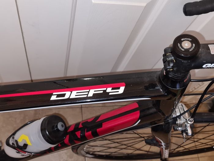 Giant Defy Road Bike