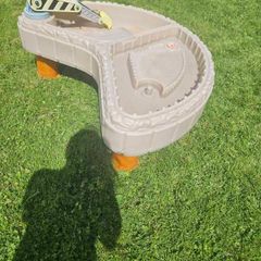 Sand and water table