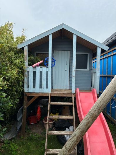 Kids tree house