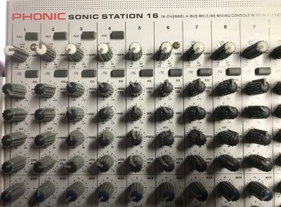 Music mixer Phonic Sonic for sale