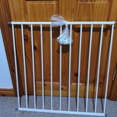 Wall mounted baby gate