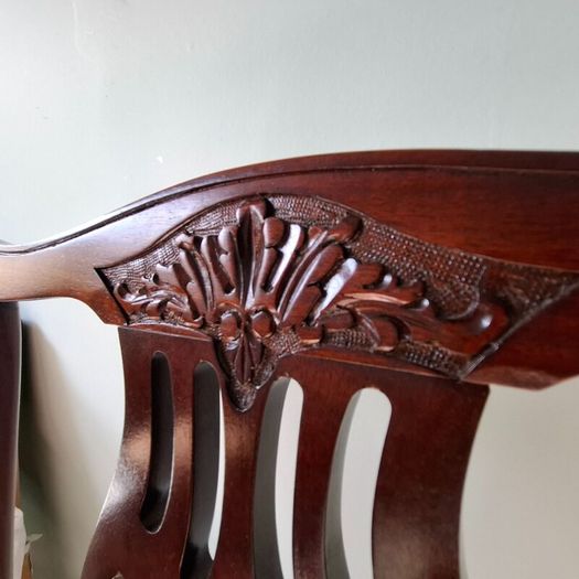 Hand carved Mahogany dinning table with 6 chairs