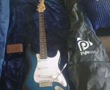 Pyle Electric Guitar with amp