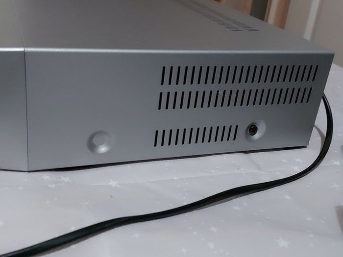 DAEWOO VHS Player, Silver, Model No. ST220PI, in excellent condition, seems to be working fine