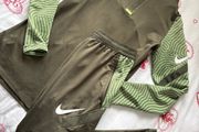 mens nike tracksuit