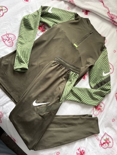 mens nike tracksuit