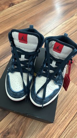 Nike Air Jordan trainers. Size 2.5uk/ 35eu.