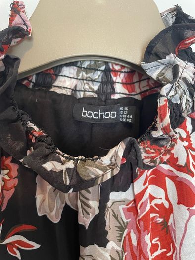 Boohoo black floral dress size 16 New without tags