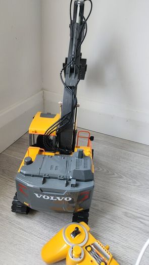 Volvo Remote Control Excavator Ref: