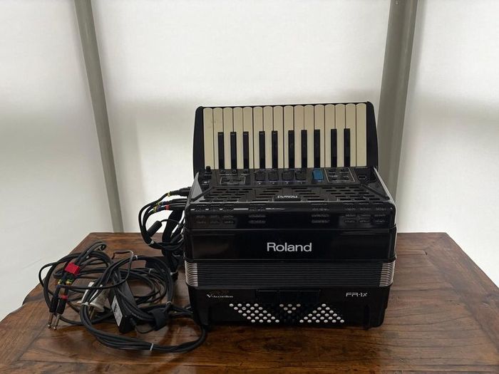 Accordion-Roland FR-1X V-Accordion Excellent