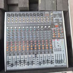 Behringer Xenyx x2442usb with flight case