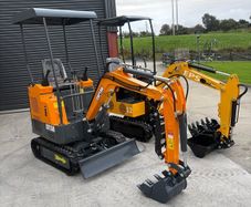 1.5/1T mini diggers selling fast