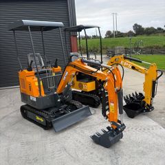1.5/1T mini diggers selling fast