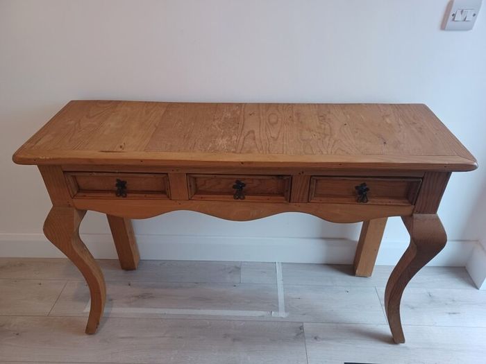 Hall table