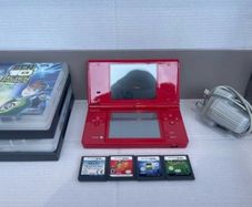 Nintendo DSI with games