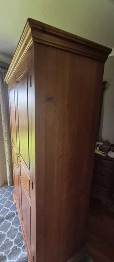 Wardrobe / PANTRY