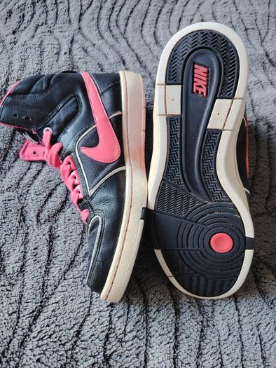 Black Nike Trainers   Size 5