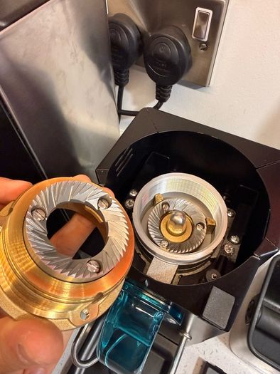 Rancilio Silvia V6 E + Rancilio Rocky SD Espresso Setup & Extras