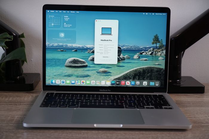 MacbBook Pro 13" 2020 | 10th Gen i5 2.0GHz | 16GB | 512GB