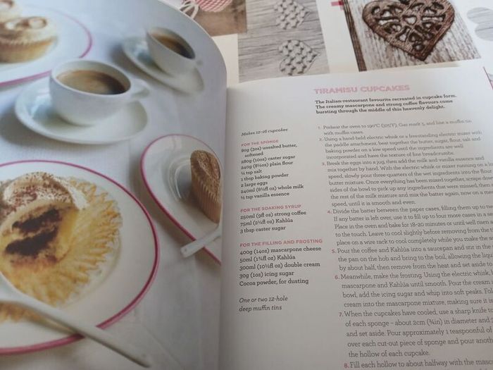 The Hummingbird Bakery Cake Days Recipe Book