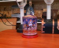 Musical tin box