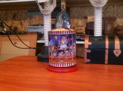 Musical tin box