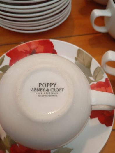 porcelain tea cups & saucers set