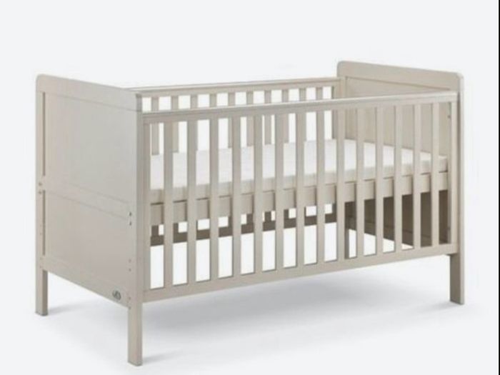 Baby cot bed & toddler bed with mattress