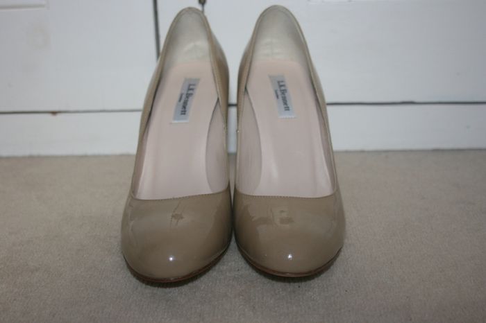 LK Bennett Nude Patent Round Toe Court Shoes  Like New - EU 39/U.K. 6