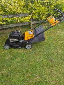 self drive petrol lawnmower start, easy runs, perfect.