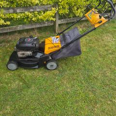 self drive petrol lawnmower start, easy runs, perfect.