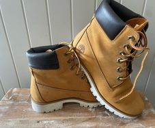 Timberland boots women's tan colour size 3