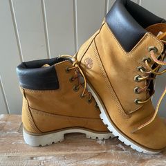 Timberland boots women's tan colour size 3