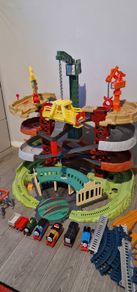 Thomas the tank  and friends And 5 trains